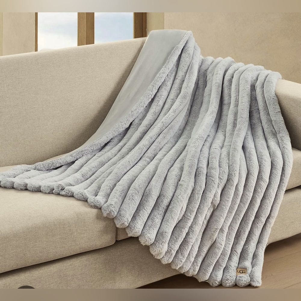 UGG Channel Quilt Faux Fur Throw Blanket NWT